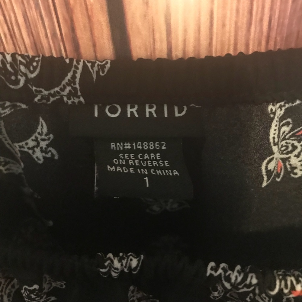 Torrid tank - Picture 3 of 4